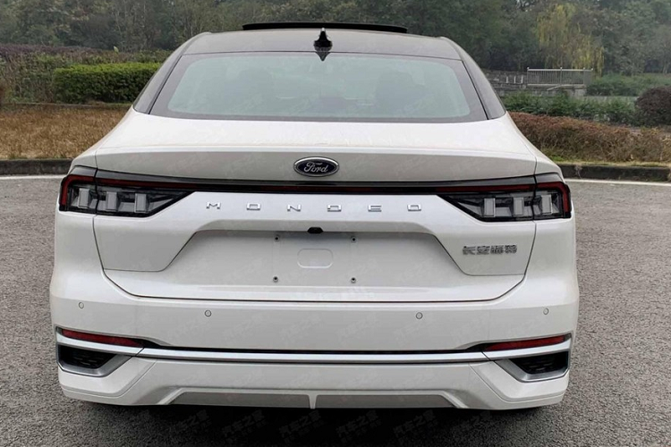 Ford Mondeo 2024 gia re, tiet kiem xang sap ra mat co gi hay?-Hinh-2