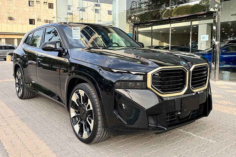 BMW XM - SUV manh, dat nhat lich su cua BMW ban tai Viet Nam