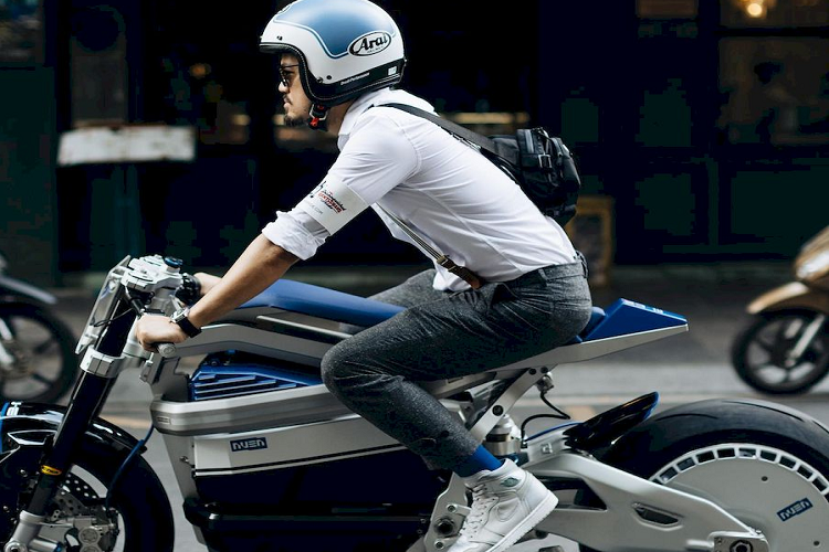 NU-E - chiec xe moto dien la mat cua hang thoi trang Viet Nam-Hinh-7
