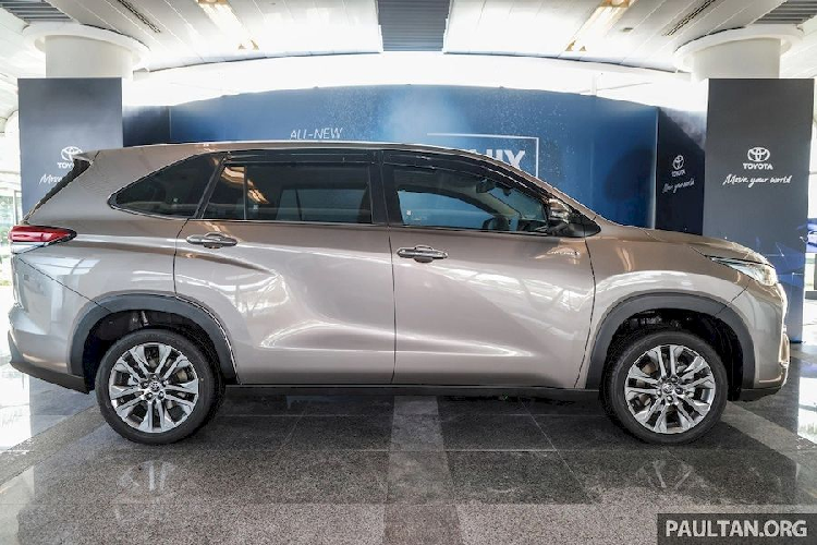 Toyota Innova Zenix tu 830 trieu dong tai Malaysia, cho ve Viet Nam-Hinh-3
