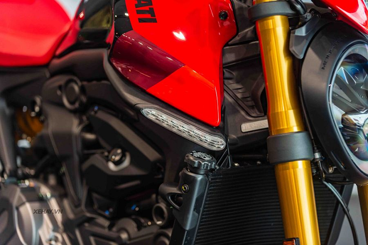 Can canh Ducati Monster SP 2023 ve Viet Nam, gan 400 trieu dong-Hinh-7