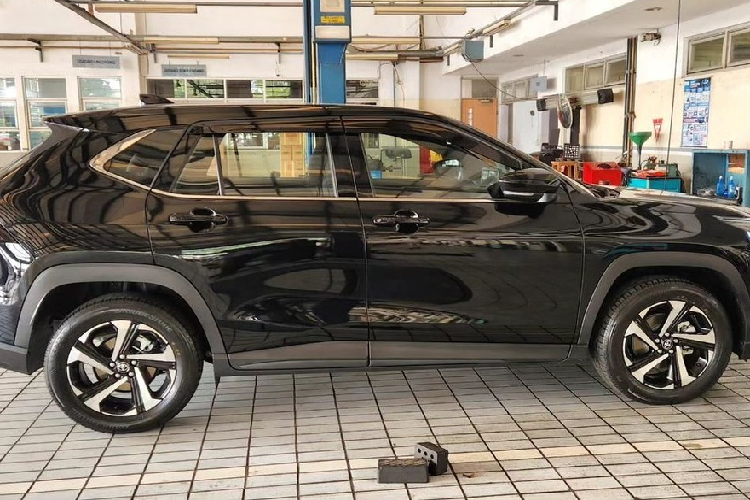 Toyota Yaris Cross 2023 ban re nhat tu 554 trieu dong, trang bi gi?-Hinh-11