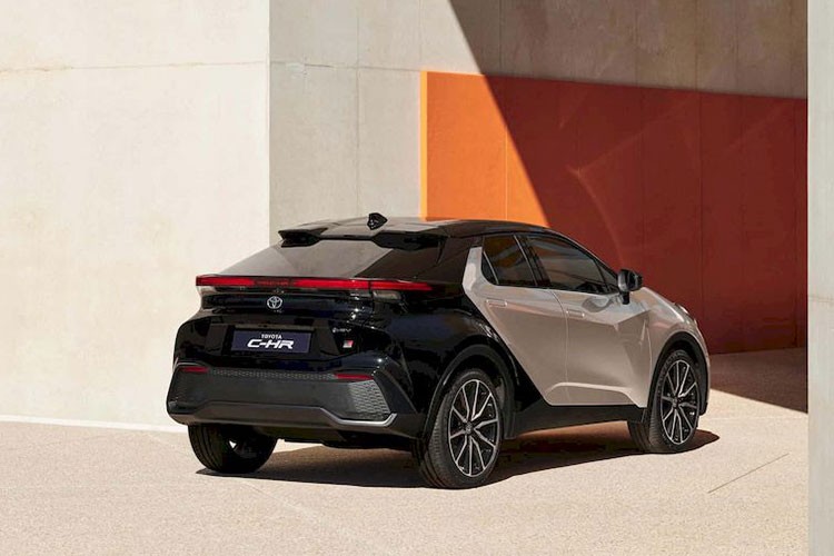 Can canh Toyota C-HR 2024, 