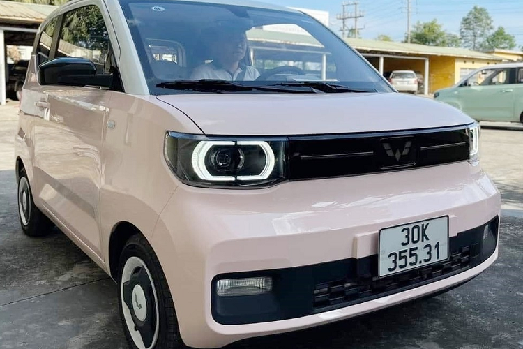 Wuling Hongguang Mini EV dau tien gan bien so Viet tai Ha Noi