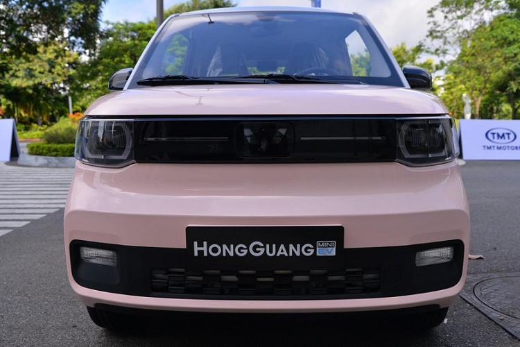 Wuling Hongguang Mini EV giam gia 1/2 van “e” tai Trung Quoc