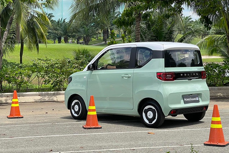 Wuling Hongguang MiniEV - xe dien Tau tu 239 trieu 