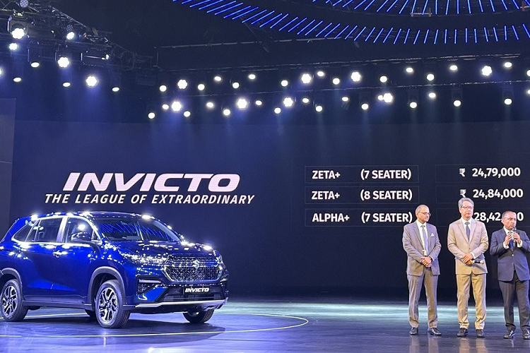 Suzuki Invicto 2023 tu 711 trieu dong “chung trung” voi Toyota Innova-Hinh-2