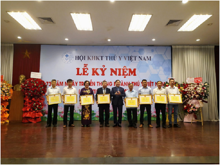 Hoi KHKT Thu y Viet Nam ky niem 73 nam Ngay truyen thong nganh Thu y Viet Nam-Hinh-3
