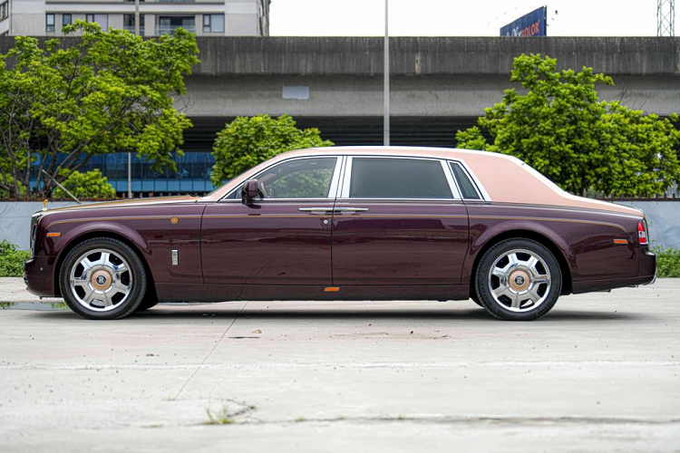 Rolls-Royce Phantom Lua Thieng rao ban 26 ty thay chu, doi bien so moi-Hinh-2