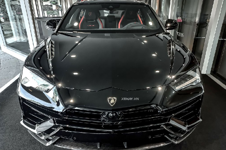 Can canh sieu SUV Lamborghini Urus Performante tu 16,5 ty tai Viet Nam-Hinh-2