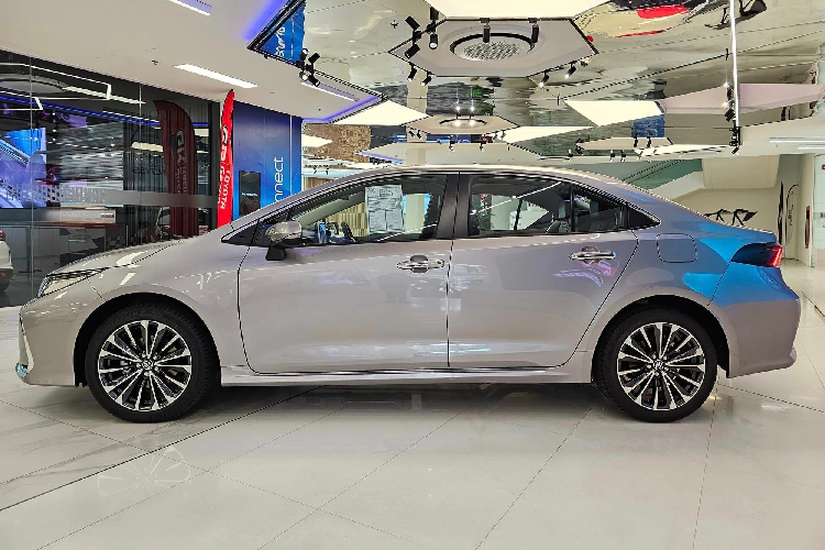 Toyota Corolla Altis 2024 nang cap sap ra mat Viet Nam, tang gia ban-Hinh-7