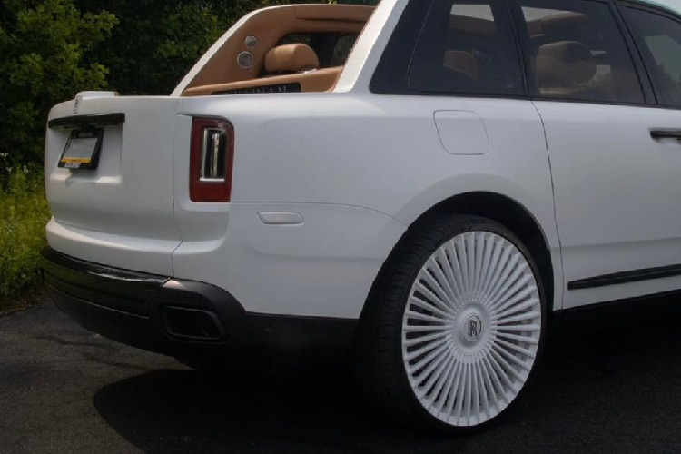 Rolls-Royce Cullinan do ban tai 