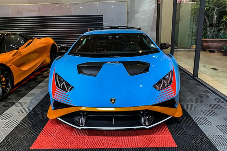 Dan sieu xe Lamborghini hang chuc ty tung duoc Phan Cong Khanh 