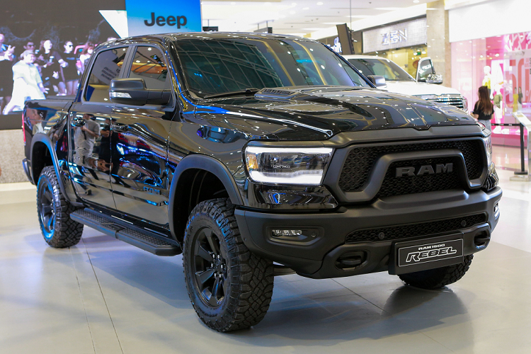 RAM 1500 Rebel tu 5,2 ty dong, chiec ban tai dat nhat Viet Nam