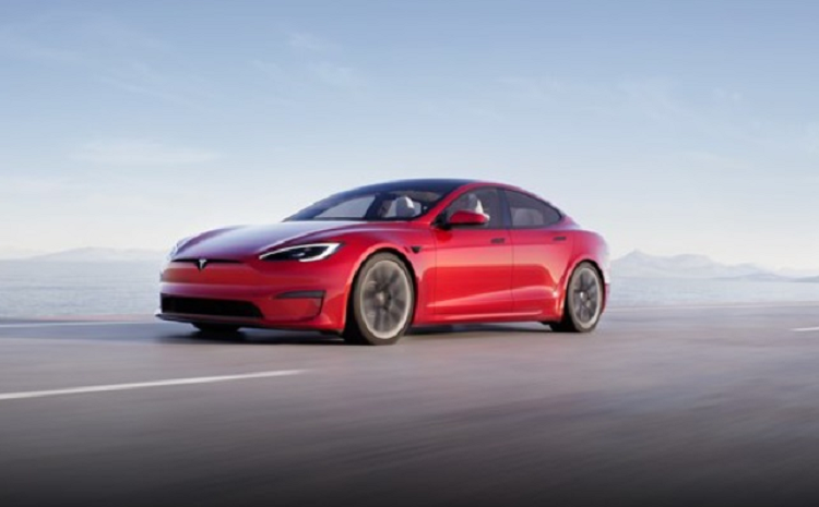 Tesla tuyen tai xe lai thu xe, thu lao tu 426.000 - 1,136 trieu dong/gio