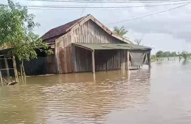 Bi dien giat tu vong khi nha ngap lut