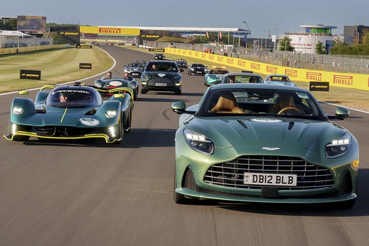 Aston Martin ban het sach 110 chiec Valour chi sau 2 tuan ra mat-Hinh-13