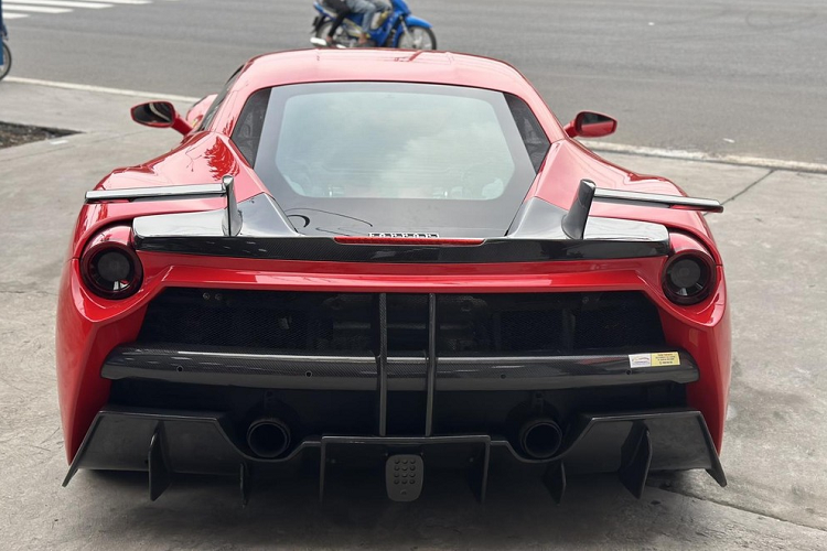 Dai gia Binh Duong chi hon 3 ty do Ferrari 488 GTB gia 14,5 ty-Hinh-9