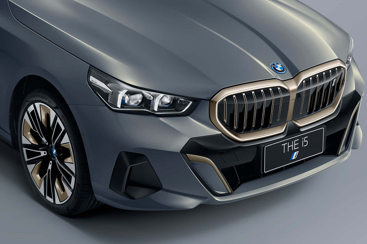 BMW 5 Series va i5 2024 ban “khac la” ra mat tai Trung Quoc-Hinh-4