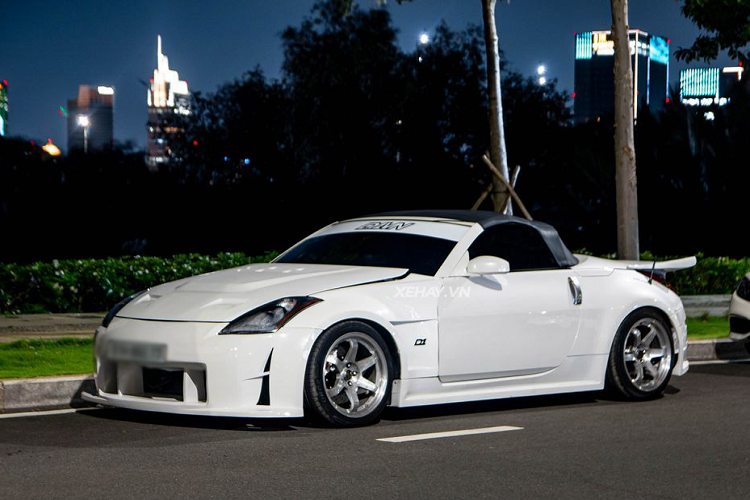 Nissan 350Z do bodykit “sieu chien” boi ban tay tho Viet Nam-Hinh-5