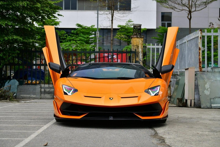 Lamborghini Aventador SVJ Roadster hon 23 ty, 