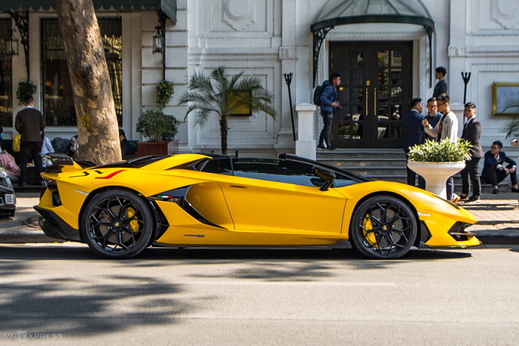 Lamborghini Aventador SVJ Roadster hon 23 ty, 