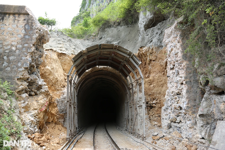 Quang Binh len phuong an ung pho nhung ham duong sat tram nam tuoi-Hinh-2