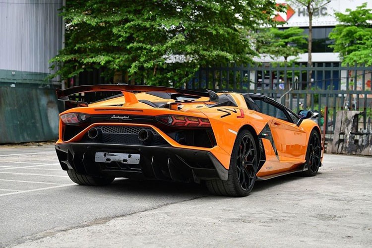 Lamborghini Aventador SVJ Roadster hon 23 ty, 