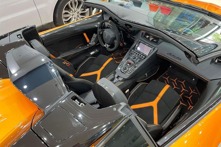 Lamborghini Aventador SVJ Roadster hon 23 ty, 