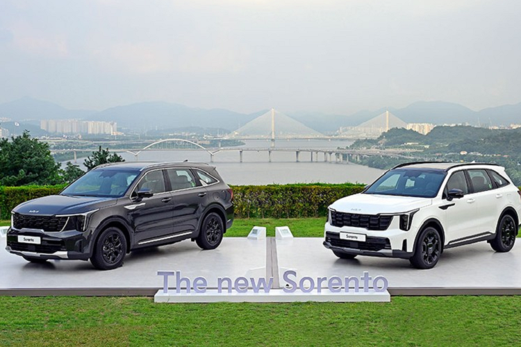 Kia Sorento 2024 tu 623 trieu dong, dat ngang ngua Hyundai SantaFe moi