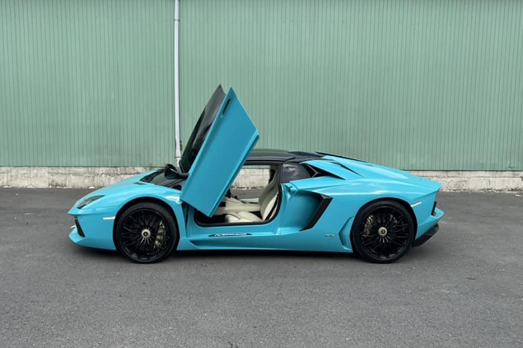 Lamborghini Aventador SVJ Roadster 