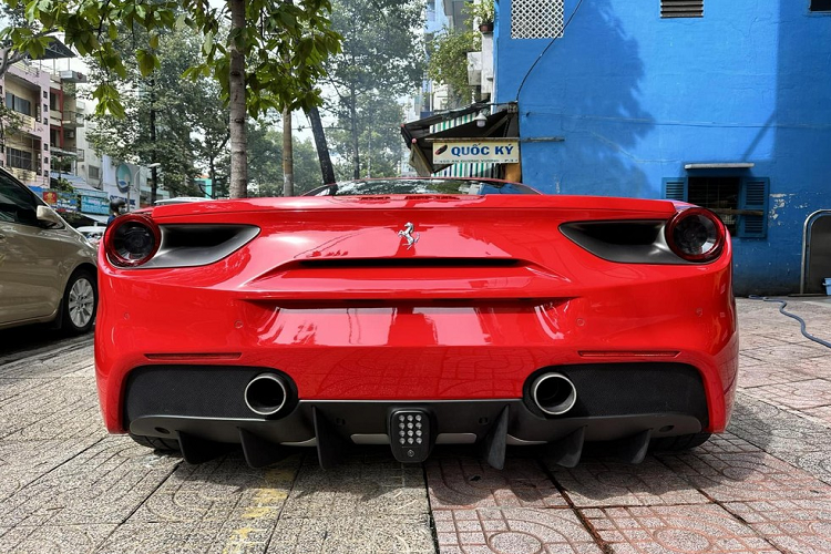 “Qua” Vu tiep tuc tau sieu xe Ferrari 488 GTB hon 10 ty dong-Hinh-3