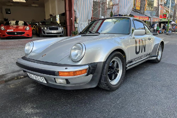 Chiec Porsche 930 Turbo 