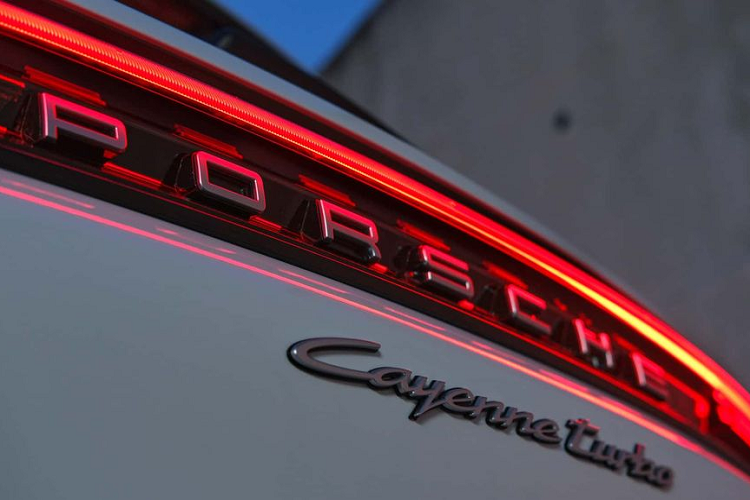 Porsche Cayenne Turbo E-Hybrid 2024 ra mat, gia tu 4,47 ty dong-Hinh-5