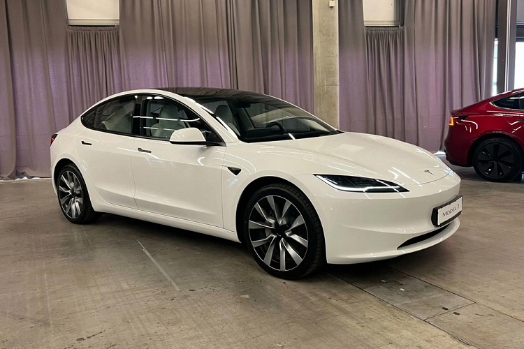 Tesla Model 3 2024 tu 980 trieu dong tai Malaysia, chay 677 km/lan sac-Hinh-14