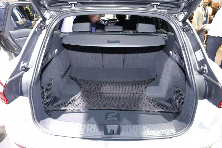 Audi Q6 E-Tron 2025 ra mat, khung gam Porsche va noi that “lot xac“-Hinh-6