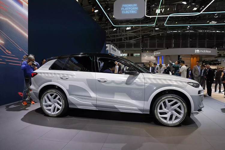 Audi Q6 E-Tron 2025 ra mat, khung gam Porsche va noi that “lot xac“-Hinh-7