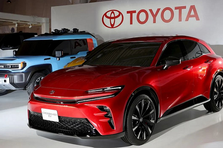 Toyota sap co cong nghe pin chay 1.500 km/lan sac cho oto dien