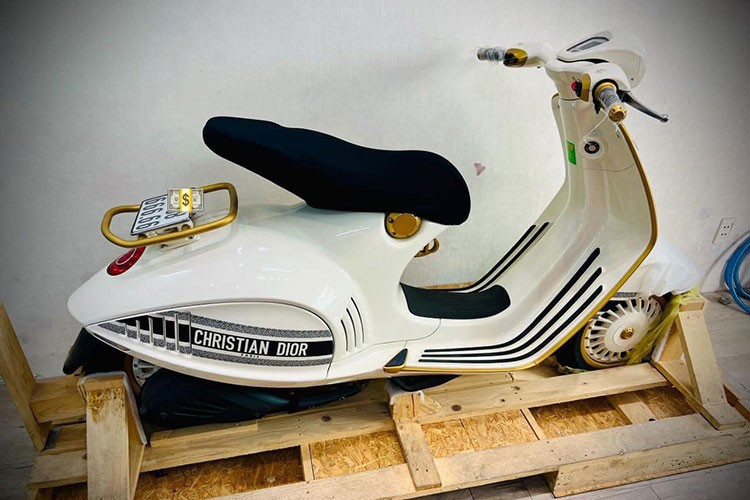 Vespa 946 Christian Dior bien 88.888 tu Honda Wave gia hon 3 ty dong-Hinh-7