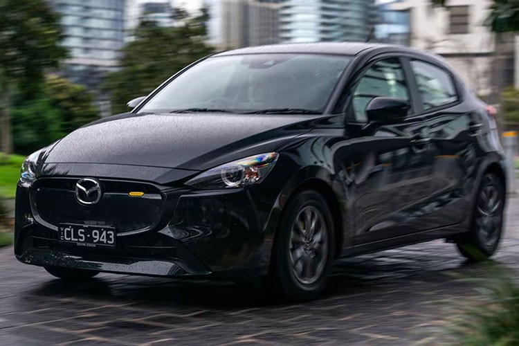 Mazda2 2024 ra mat cuoi nam sau, dung khung gam va dong co moi-Hinh-3