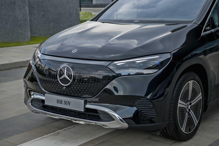 Chi tiet Mercedes-Benz EQE SUV gia 4 ty 