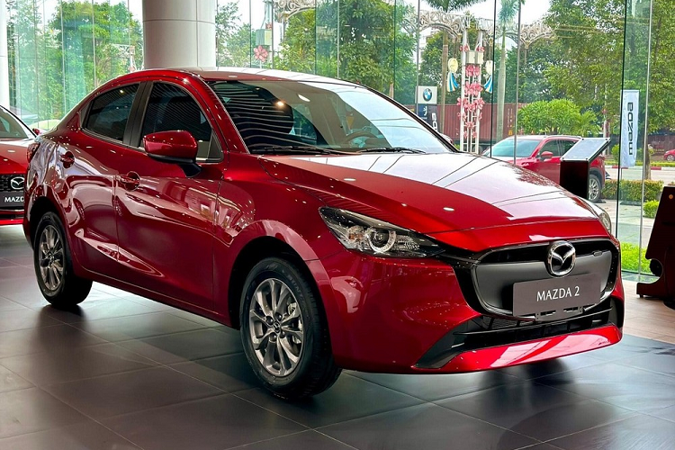 Mazda2 tiep tuc nang cap voi man hinh giai tri 