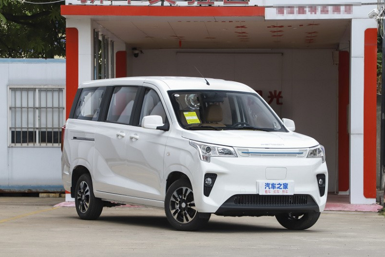 Dongfeng FengGuang E380 tu 420 trieu dong, MPV co nho khong 