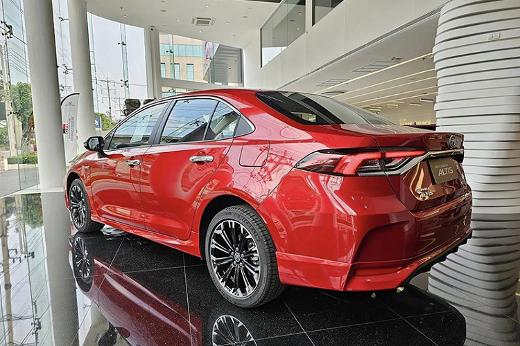 Toyota Corolla Altis 2024 sap ve Viet Nam nang cap nhe, tang gia ban-Hinh-7