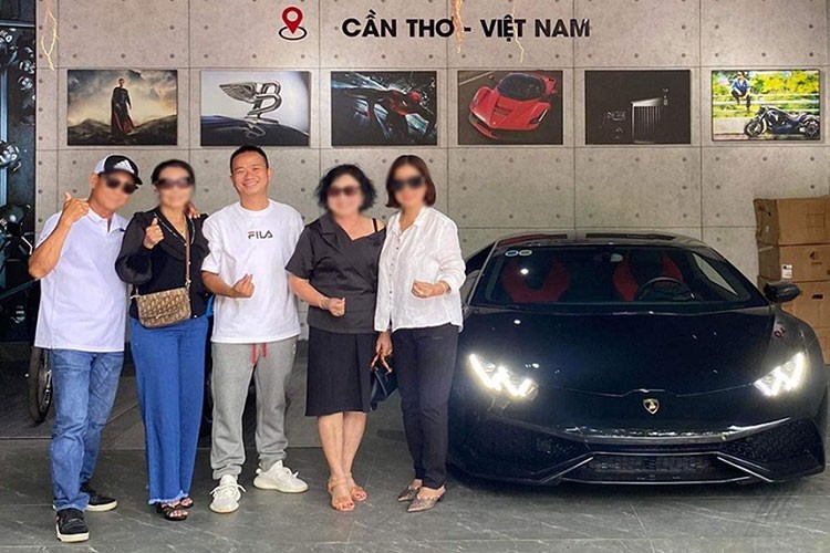 Lamborghini Huracan hon 14 ty dinh danh bien 