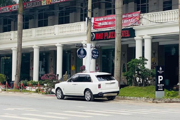 Rolls-Royce Cullinan hon 36 ty cua dai gia Thai Nguyen trung bien sanh-Hinh-9
