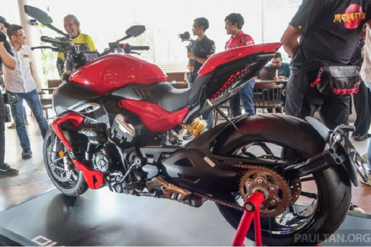 Ducati Diavel V4 2024 hon 900 trieu tai Malaysia, sap ve Viet Nam?-Hinh-5
