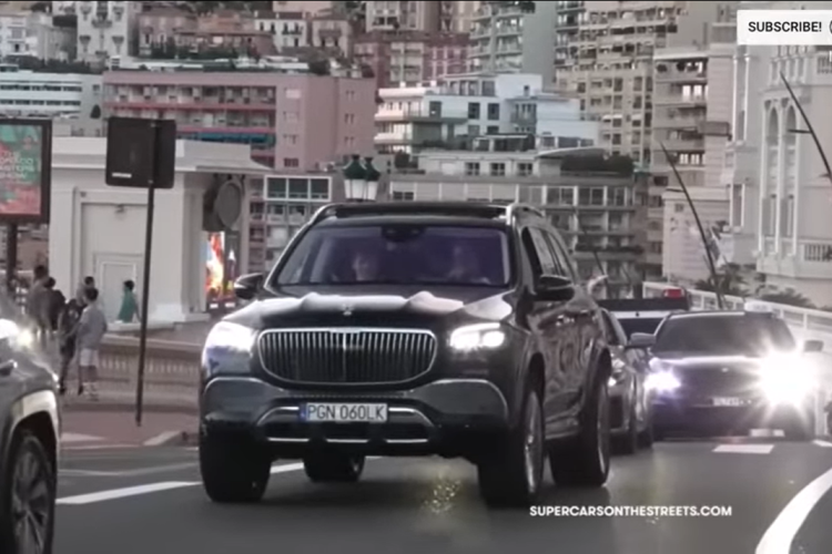 Xem Mercedes-Maybach GLS 600 sieu sang “nhay van” tren pho-Hinh-4