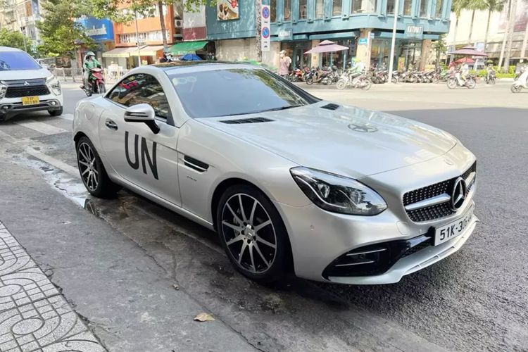 Mercedes-AMG SLC 43 cua “Qua” Vu, chay 7 nam moi gan 3.000km-Hinh-2