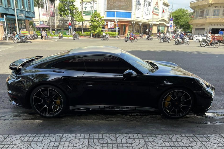 Porsche 911 Turbo 992 hon 15 ty cua ong Dang Le Nguyen Vu co gi?-Hinh-3